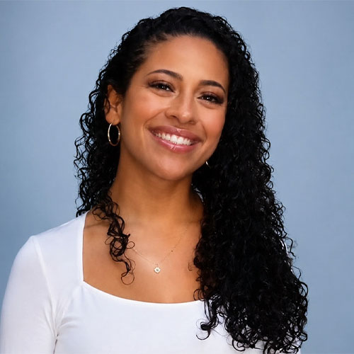 Headshot of Aurea Delfin