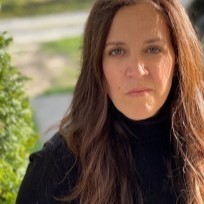 Headshot of Holly Sandberg